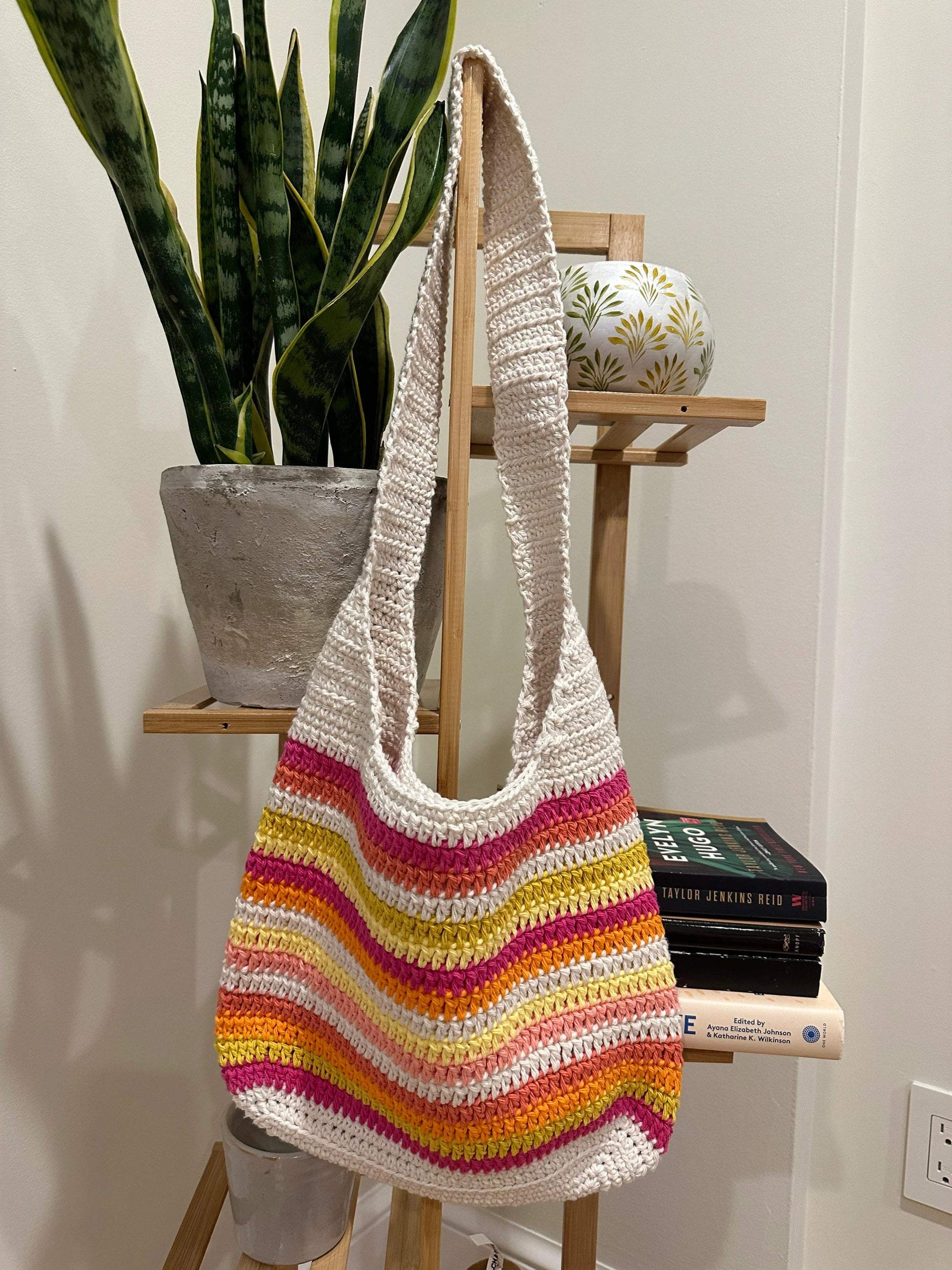 Crochet Pattern Yarn and Colors Striped Tote Bag 